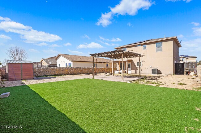 Building Photo - 10720 Canyon Sage Dr