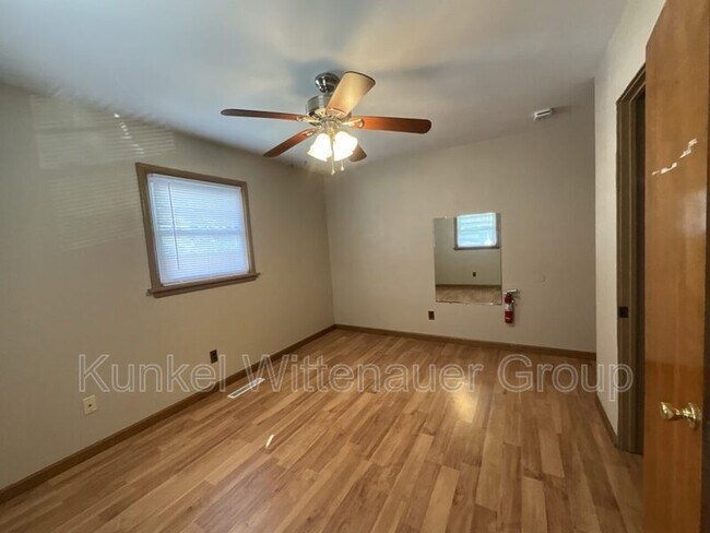 Building Photo - 111 Kassing Ave