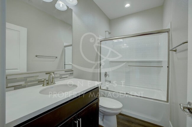 Building Photo - Stunning Modern Living in Twelve Bridges V...
