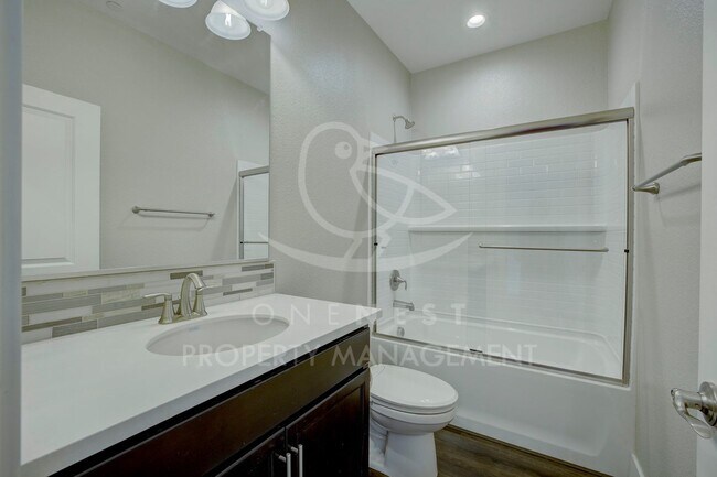 Building Photo - Stunning Modern Living in Twelve Bridges VIllage!