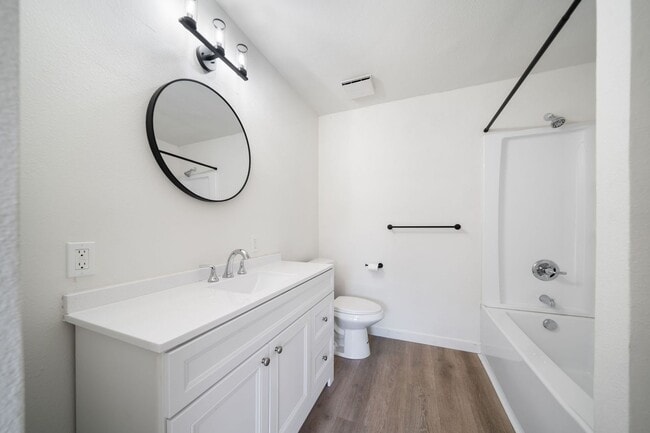 Building Photo - 7414 NE 6th Ave