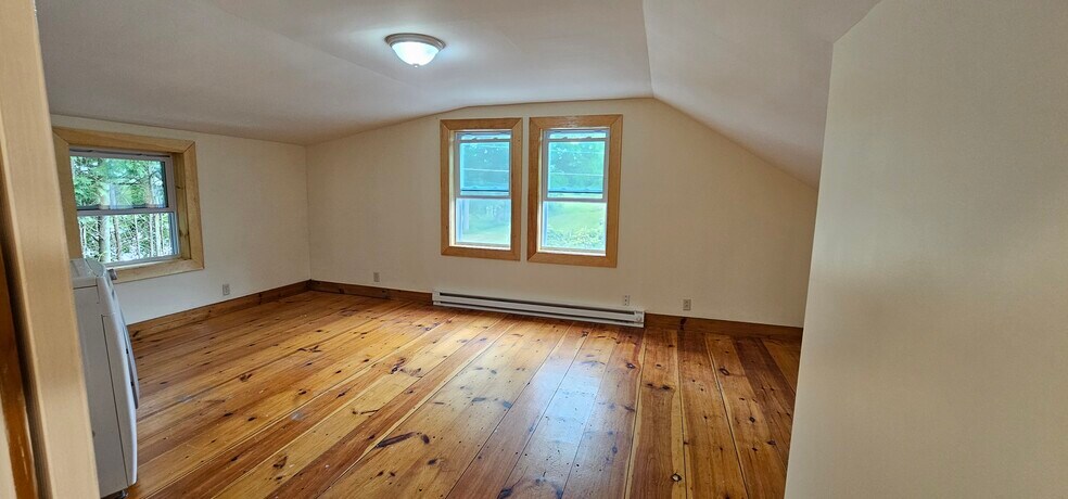 Building Photo - 13 Pleasant St