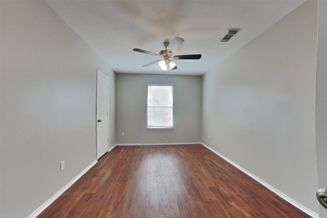 Building Photo - 19538 Shady Bank Dr