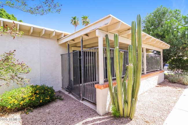 Building Photo - 7653 E Vista Dr