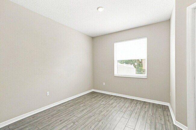 Building Photo - 11410 Cay Spruce Wy