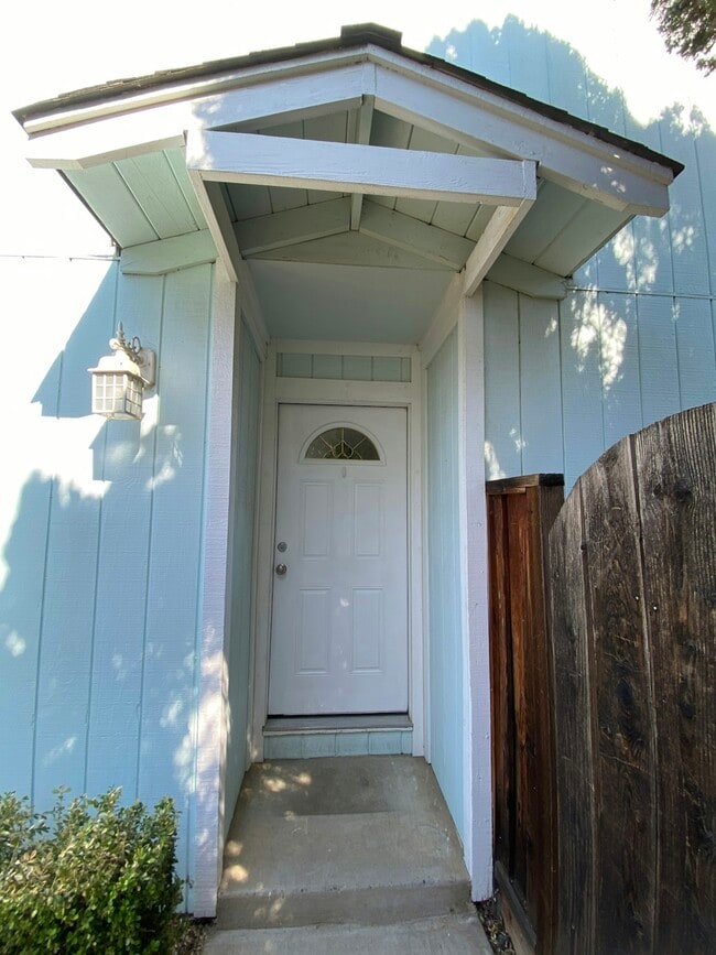 Building Photo - 17280 Markross Ct