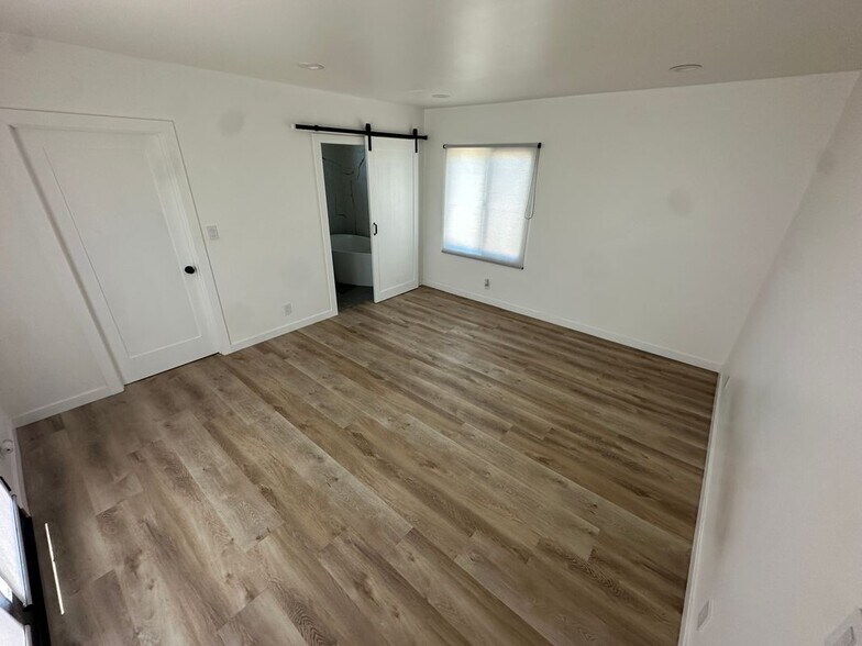 Building Photo - 3905 Gaviota Ave