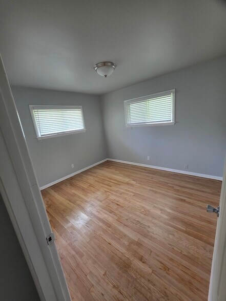 Building Photo - 5416 N 53rd St