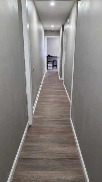 Building Photo - 1421 S Carey St