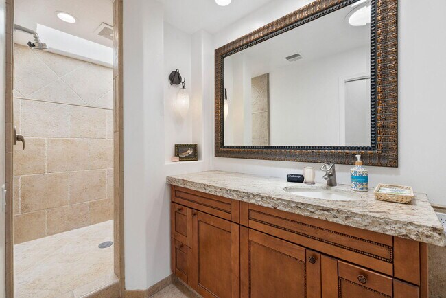 Building Photo - 73416 Mariposa Dr