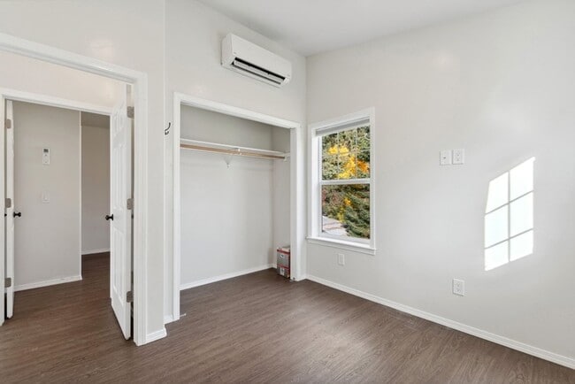 Building Photo - 2 bedroom, 1 bath apartment, close to downtown Whitefish