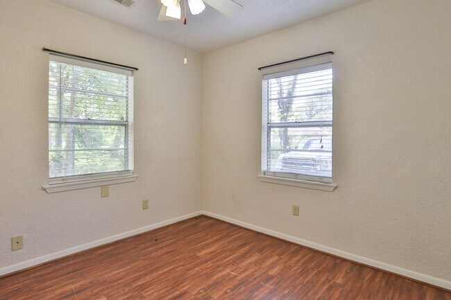 Building Photo - 11913 25th St