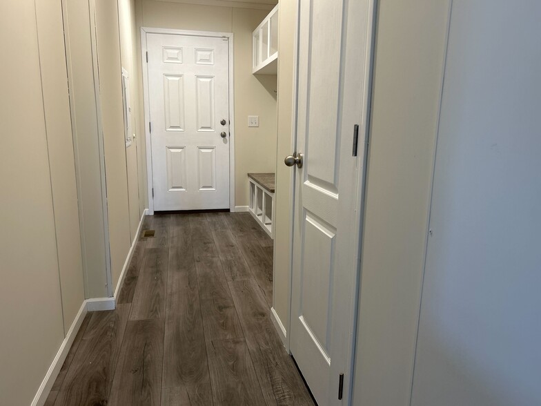 Building Photo - 317 Autumn Park Dr