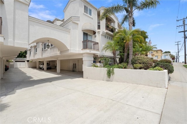 Building Photo - 1529 Artesia Blvd