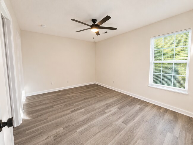Building Photo - 1604 Sails Way