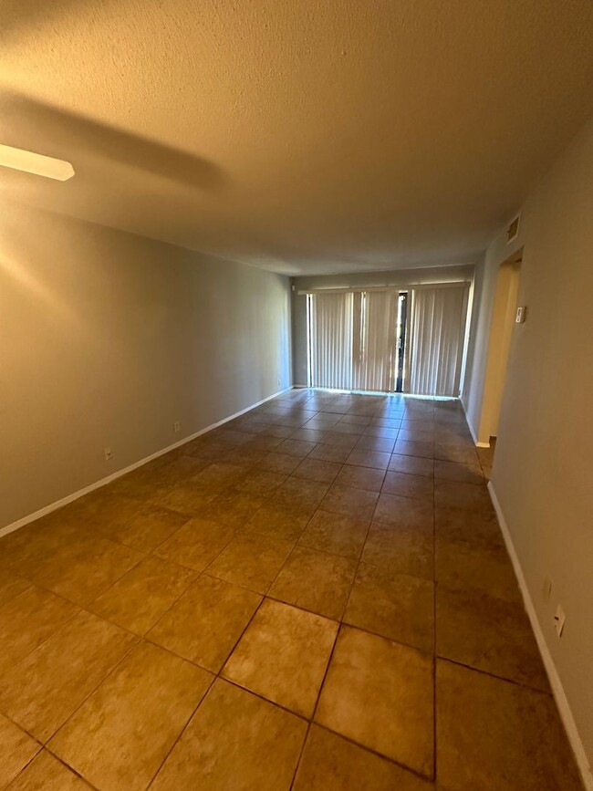 Building Photo - 1BD/1BA Condo located in Germantown!