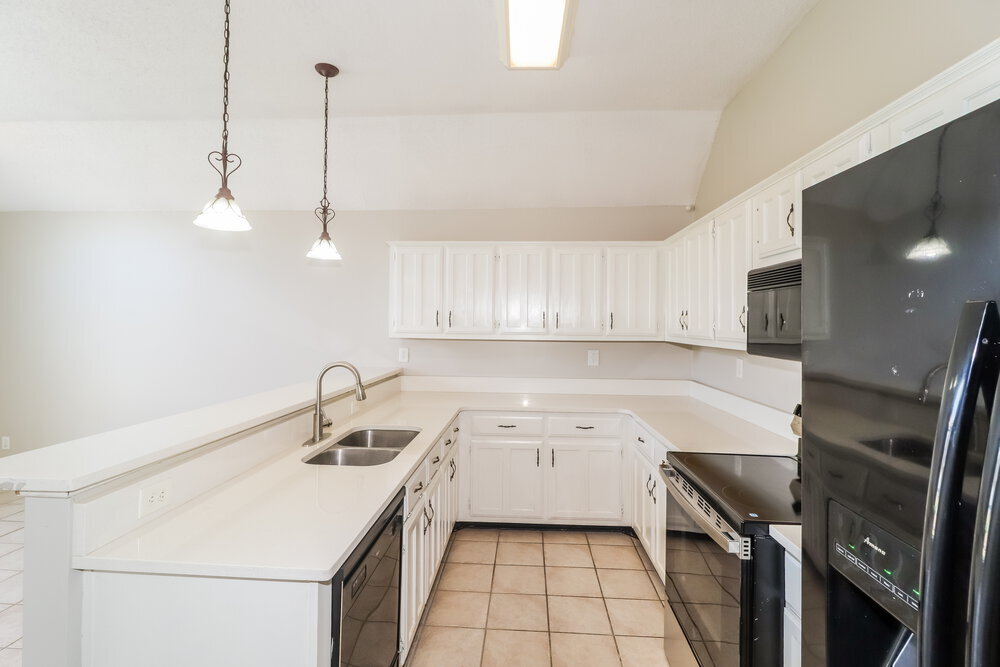 Building Photo - 9441 Club Walk Ct