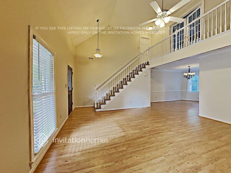 Building Photo - 815 Brightmoor Dr