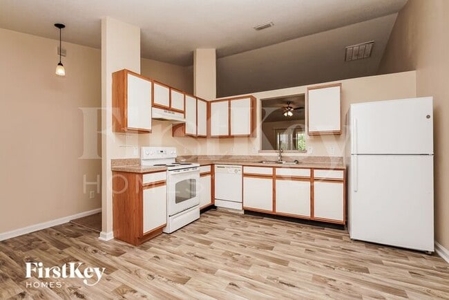 Building Photo - 474 Harvey Ave NE