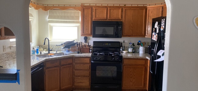 Building Photo - 569 Venturacci Ln