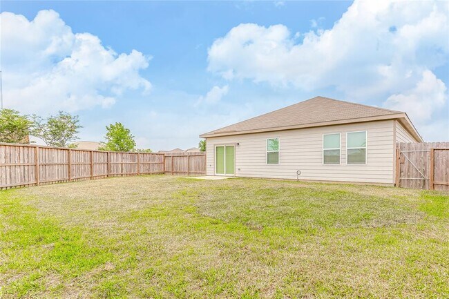Building Photo - 6330 Highland Hts Dr