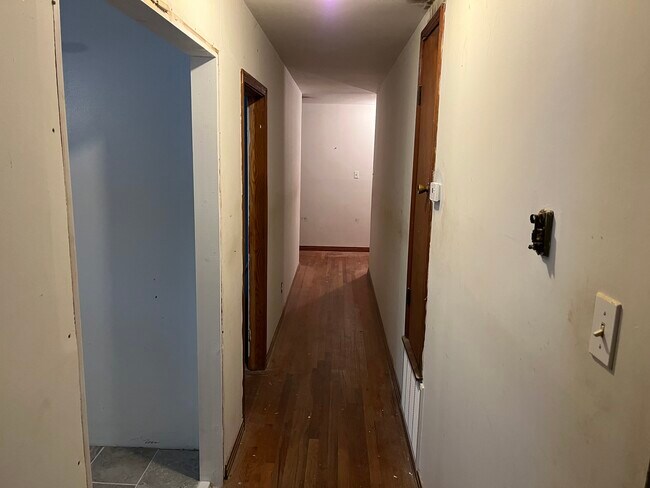 Building Photo - 2750 Gill Rd