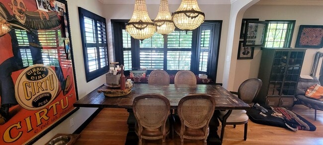Building Photo - Midtown Ventura 3+2 Single Family Home $52...