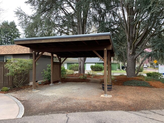 Building Photo - 2-Bedroom 2-Bathroom duplex in Harlow neig...