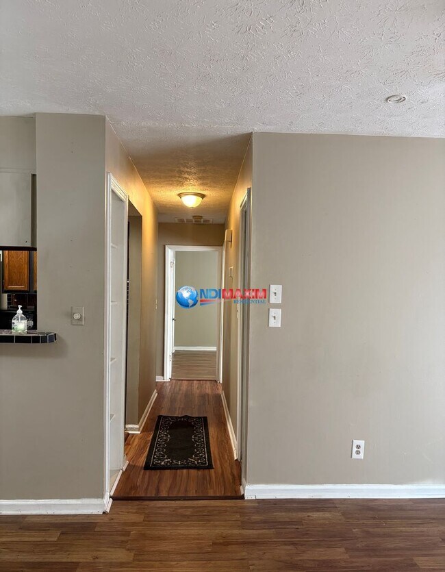 Building Photo - 1750 Wesley Way NW