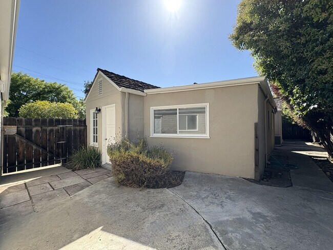 Building Photo - Charming Updated 4BR Home on Prime Corner ...