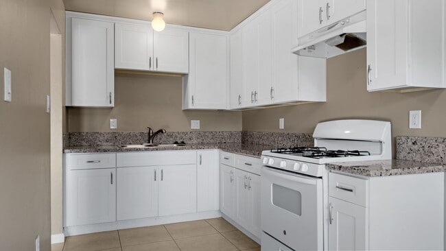 Building Photo - 2 bedroom duplex-home in Rancho Cordova
