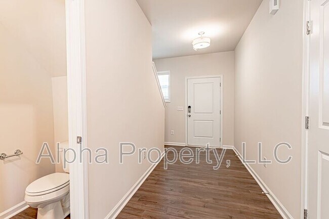 Building Photo - 147 Clingstone Trl