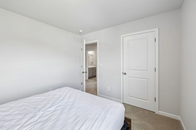 Building Photo - 4922 Barnburgh Ln