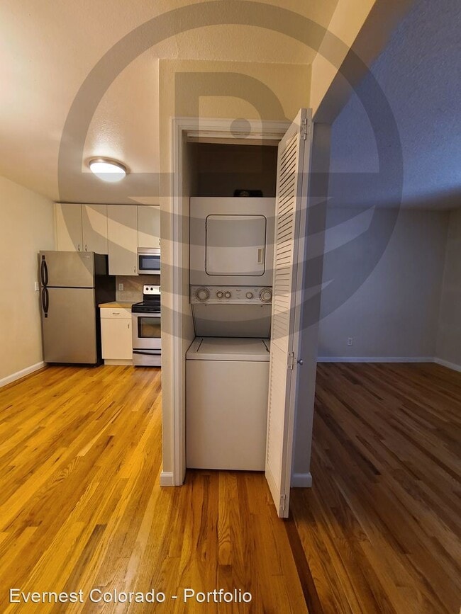 Building Photo - 2 br, 1 bath House - 1940 W 32nd Ave Apt 203