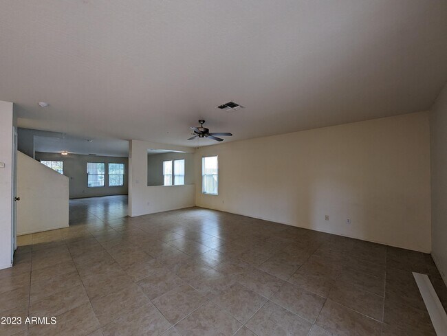 Building Photo - 3215 W St Anne Ave