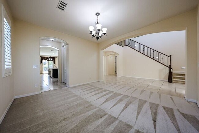 Building Photo - Stunning home located in the heart of Chandler, AZ!