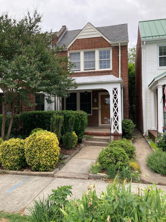 Building Photo - 3318 Stuart Ave