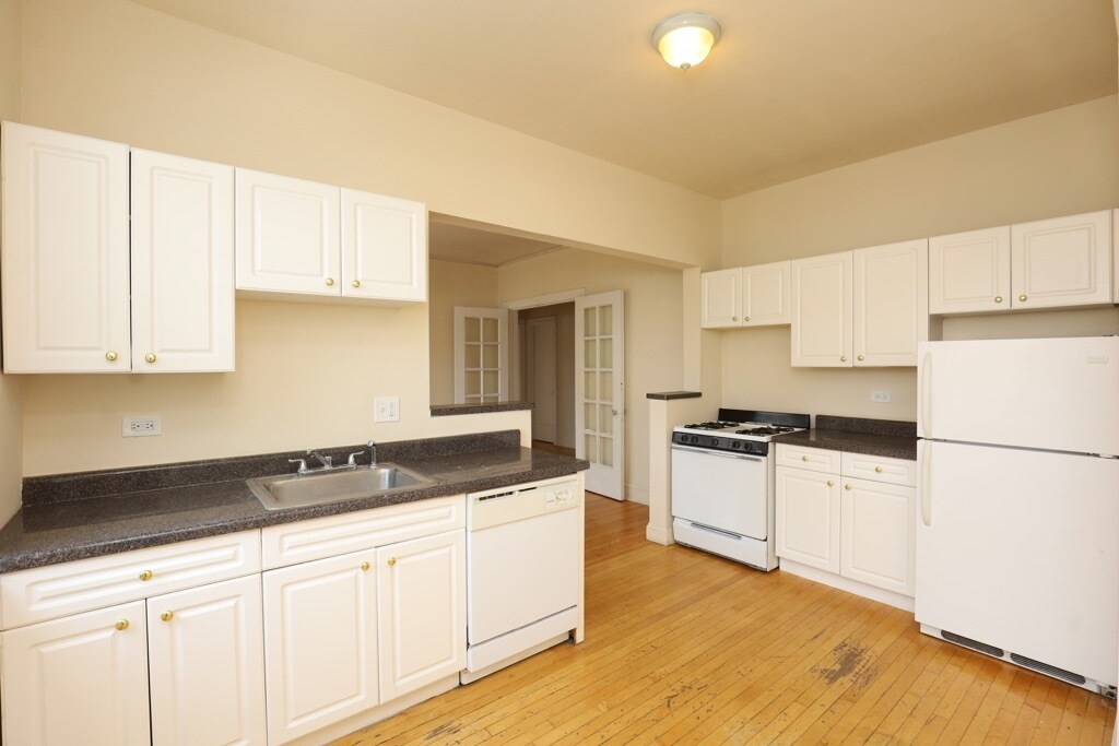 Building Photo - 1238 Oak Ave
