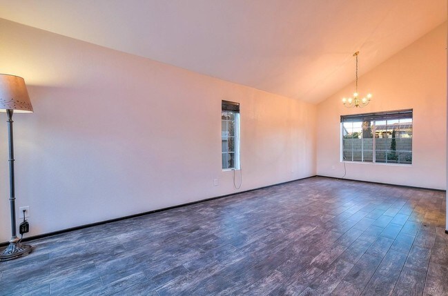 Building Photo - 1627 Windsor Pl