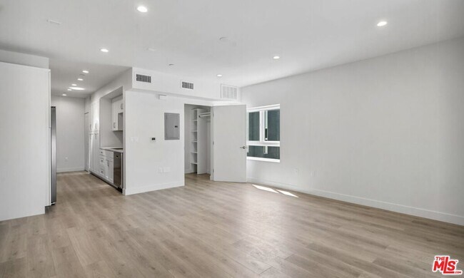 Building Photo - 2336 Westwood Blvd
