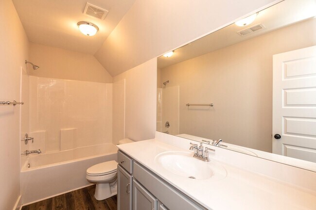 Building Photo - Single Family Home With Spacious Fenced Backyard!