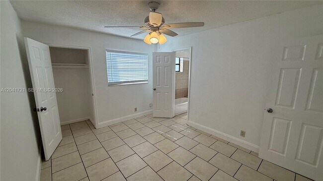 Building Photo - 6421 NW 20th Ct