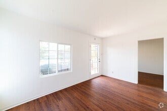 Building Photo - 2325 W 36th St