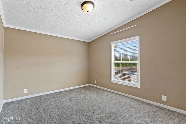 Building Photo - Beautiful 4 Bed 2 Bath!