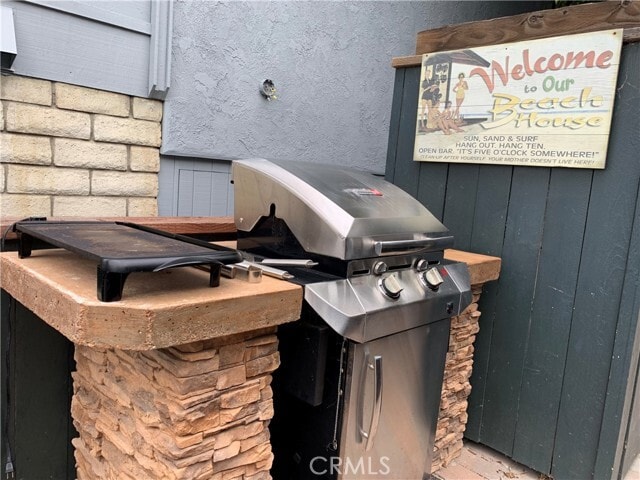 Building Photo - 274 Diamond St