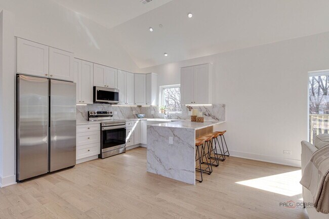 Building Photo - 19 Marina Dr