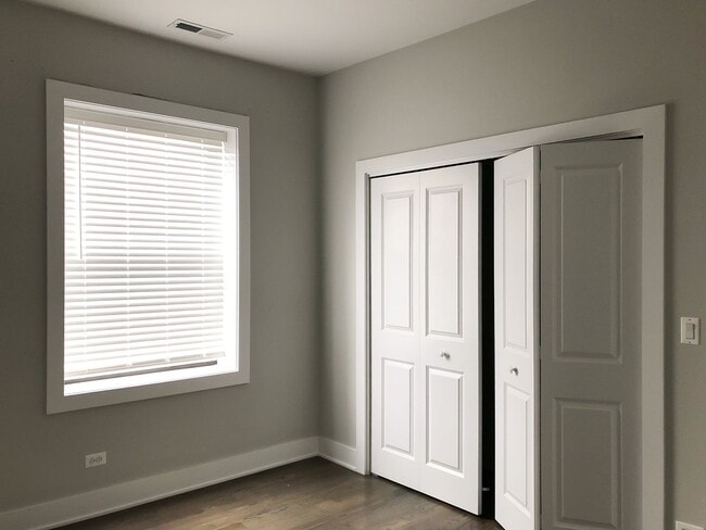 Building Photo - 2620 N Rockwell St