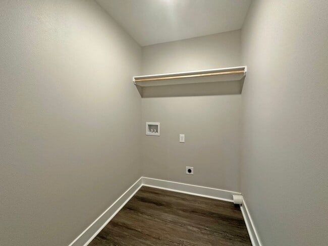 Building Photo - 6 Estes Wy