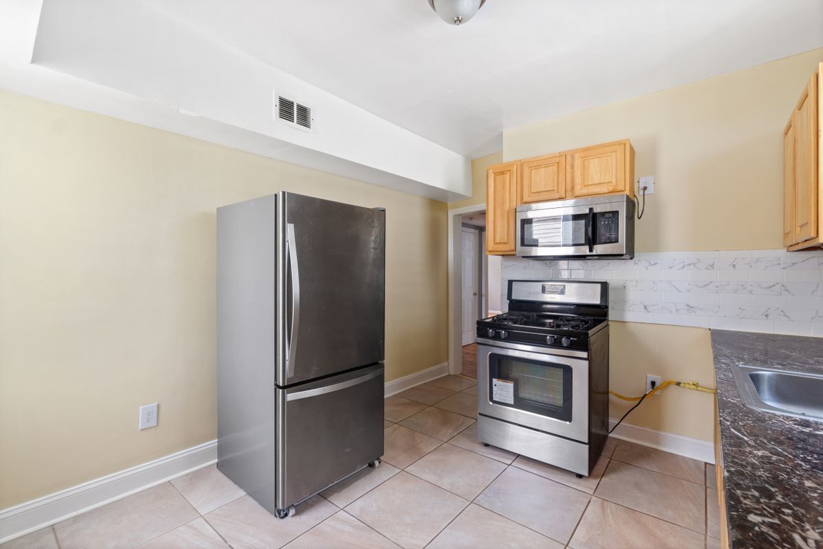 Building Photo - 14-16 Treacy Avenue, 2