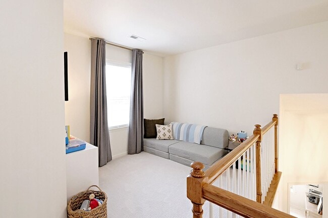 Building Photo - End-Unit Forest Lakes North Townhome